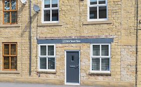 21 Chew Valley Road